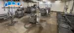 Planta industrial/planta de procesamiento refrigerado para deshuesar y procesar carnes y embutidos.